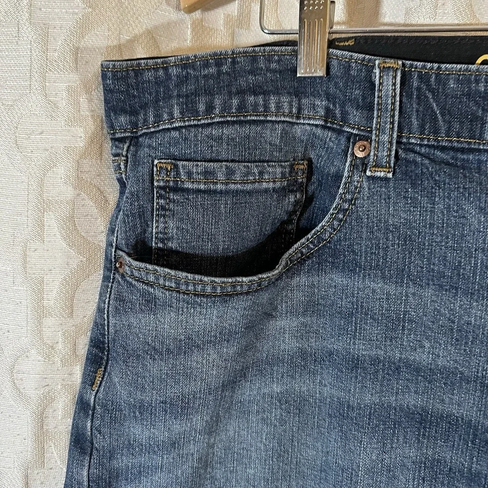 Levi's Signature Men's Comfort Flex Jeans 44x32 Dark Blue Stretch - Picture 3 of 10